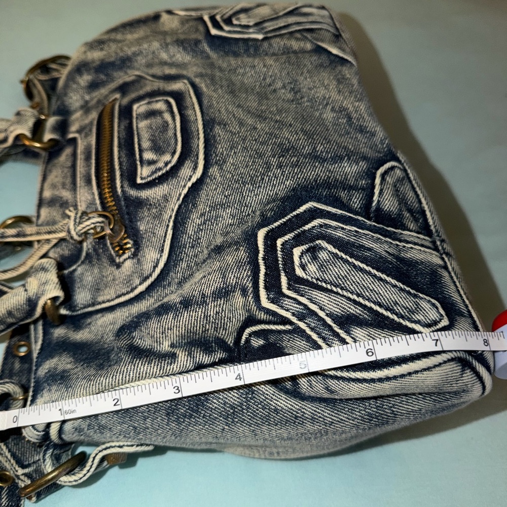 Denim Shoulder Bag

#balenciaga - Picture 8 of 10